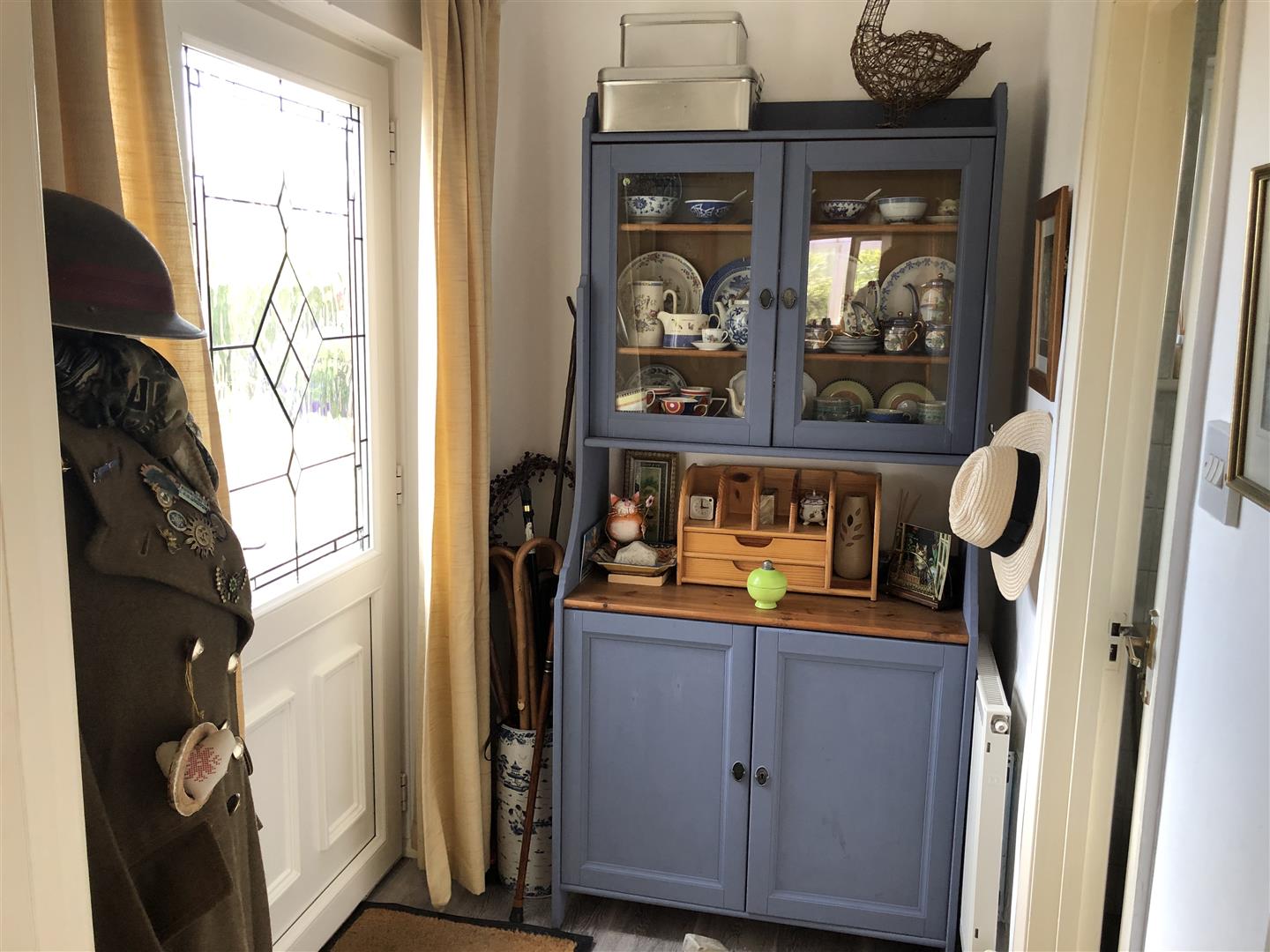 ENTRANCE PORCH